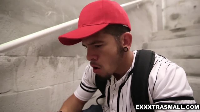 Светловолосая красотка трахнулась с курьером - #3