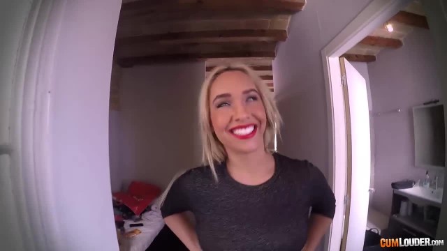 Блондинка научила подругу трахаться - #2